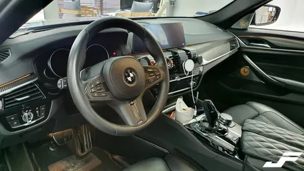 BMW G30 5시리즈 핸들트림 랩핑[#화성랩핑#동탄랩핑#수원랩핑#진팩토리#BMW실내랩핑#BMW카본#G30실내랩핑] / 화성 남여울