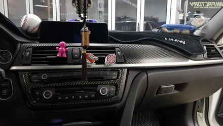 BMW 320D 실내 카본랩핑 [수원랩핑+동탄랩핑+진팩토리+F30실내랩핑+3시리즈 실내랩핑+BMW실내랩핑+BMW동탄] / 화성 동탄