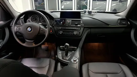 BMW F30 328i 실내랩핑+컵홀더 무드등[수원랩핑+동탄랩핑+진팩토리+BMWF30+F30실내랩핑+BMW실내랩핑+BMW무드등+F30실내카본랩핑] / 화성 동탄