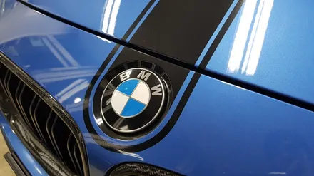 BMW F30 3시리즈 본넷 포인트데칼 [수원랩핑+동탄랩핑+진팩토리+BMW3시리즈+F30데칼+BMW포인트데칼+M퍼포먼스스타일데칼+BMW엠블럼데칼+본넷라인데칼] / 화성 동탄