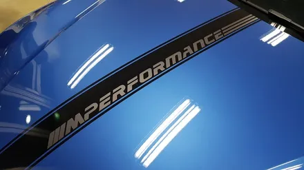 BMW F30 3시리즈 본넷 포인트데칼 [수원랩핑+동탄랩핑+진팩토리+BMW3시리즈+F30데칼+BMW포인트데칼+M퍼포먼스스타일데칼+BMW엠블럼데칼+본넷라인데칼] / 화성 동탄