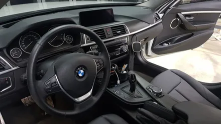 BMW F30 3시리즈 실내 카본랩핑 [수원랩핑+동탄랩핑+진팩토리+BMW실내랩핑+F30실내랩핑+3시리즈실내랩핑+320D실내랩핑] / 화성 동탄