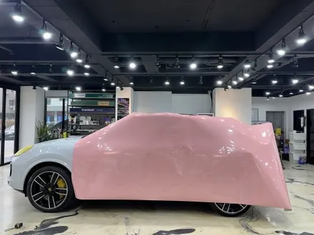 포르쉐 카이엔 고광택 필름 랩핑, 도장같은 퀄리티를 구현합니다. 랩핑 전문점 카이로스 하남본점 / 하남 망월동