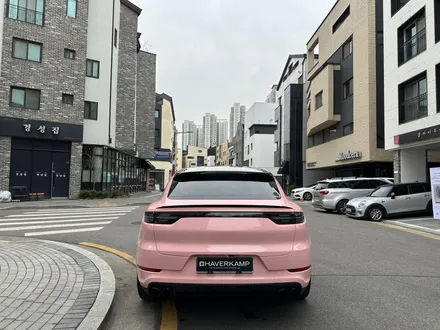포르쉐 카이엔 고광택 필름 랩핑, 도장같은 퀄리티를 구현합니다. 랩핑 전문점 카이로스 하남본점 / 하남 망월동