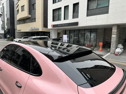 포르쉐 카이엔 고광택 필름 랩핑, 도장같은 퀄리티를 구현합니다. 랩핑 전문점 카이로스 하남본점 / 하남 망월동