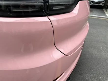 포르쉐 카이엔 고광택 필름 랩핑, 도장같은 퀄리티를 구현합니다. 랩핑 전문점 카이로스 하남본점 / 하남 망월동