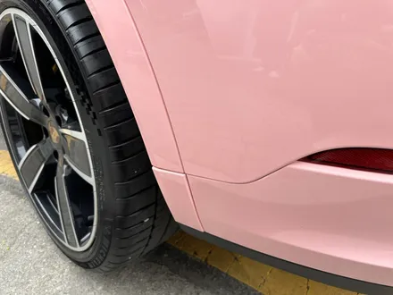 포르쉐 카이엔 고광택 필름 랩핑, 도장같은 퀄리티를 구현합니다. 랩핑 전문점 카이로스 하남본점 / 하남 망월동