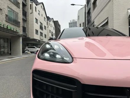 포르쉐 카이엔 고광택 필름 랩핑, 도장같은 퀄리티를 구현합니다. 랩핑 전문점 카이로스 하남본점 / 하남 망월동