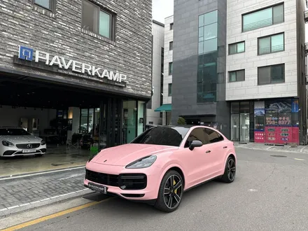 포르쉐 카이엔 고광택 필름 랩핑, 도장같은 퀄리티를 구현합니다. 랩핑 전문점 카이로스 하남본점 / 하남 망월동