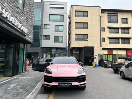 포르쉐 카이엔 고광택 필름 랩핑, 도장같은 퀄리티를 구현합니다. 랩핑 전문점 카이로스 하남본점 / 하남 망월동