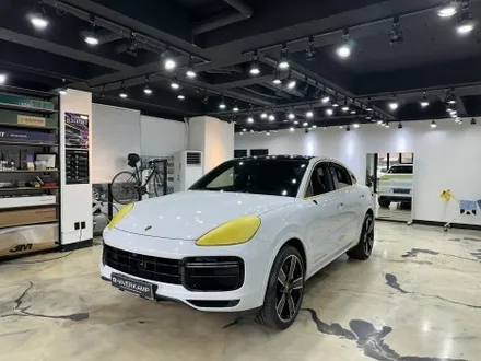 포르쉐 카이엔 고광택 필름 랩핑, 도장같은 퀄리티를 구현합니다. 랩핑 전문점 카이로스 하남본점 / 하남 망월동