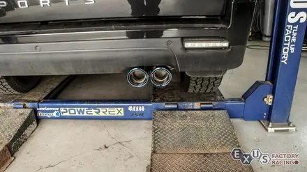 코란도 스포츠 중고 액티브사운드 및 90파이 티탄블루 듀얼 머플러팁 장착 - 성남 분당 용인 배기튜닝 익서스팩토리 / 용인 처인구