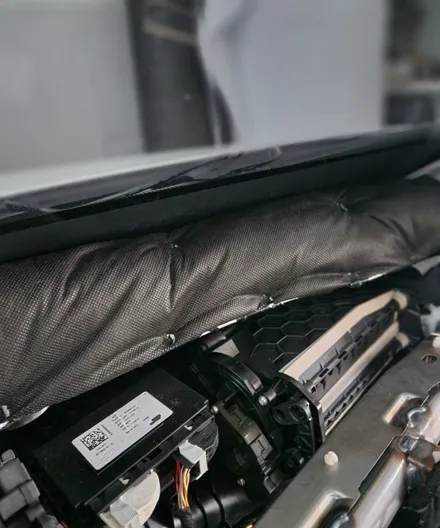 BMW 3시리즈 F30 크레파스 냄새. 실내클리닝으로 해결할 수 있을까요? / 부산 강서