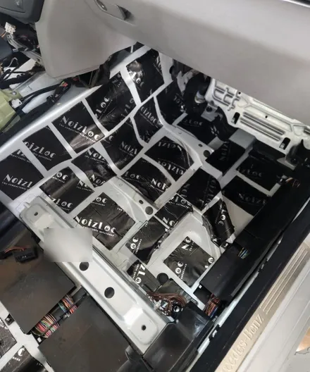 벤츠C클레스 W204 실내 냄새? 원인은 바닥 플로어 매트!! / 부산 강서
