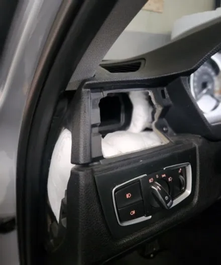 더울수록 심해지는 BMW 3시리즈 F30 크레파스 냄새, 근본 원인 제거 작업 / 부산 강서