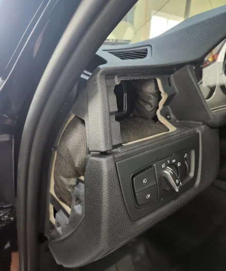 서울 BMW 302D 크레파스 냄새 제거와 자동차 방음으로 고질병인 악취 제거 방법 소개할게요~ / 부산 강서
