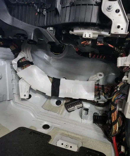 BMW3 시리즈 실내 악취 크레파스 냄새. 잘못된 정보로 피해 보지 마세요!! / 부산 강서