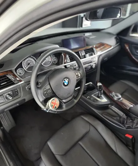 BMW 3시리즈 F30 크레파스 냄새. 실내클리닝으로 해결할 수 있을까요? / 부산 강서