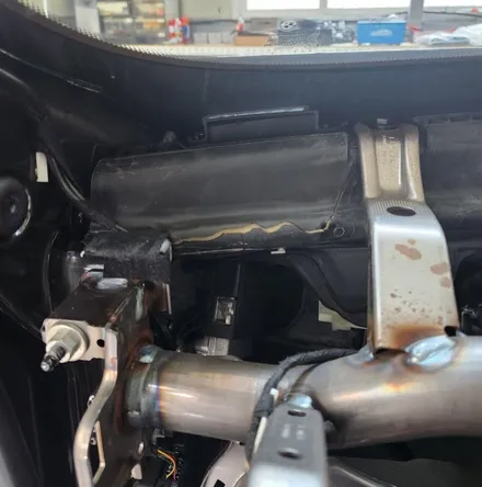 서울 BMW 302D 크레파스 냄새 제거와 자동차 방음으로 고질병인 악취 제거 방법 소개할게요~ / 부산 강서