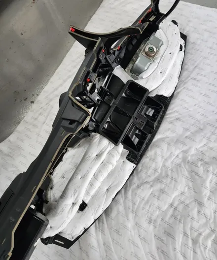 BMW3 시리즈 실내 악취 크레파스 냄새. 잘못된 정보로 피해 보지 마세요!! / 부산 강서