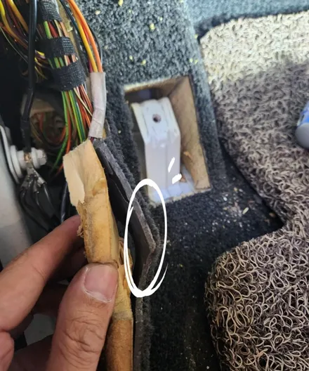 레인지로버 보그 L332 크레파스 냄새 제거 방법은?? / 부산 강서