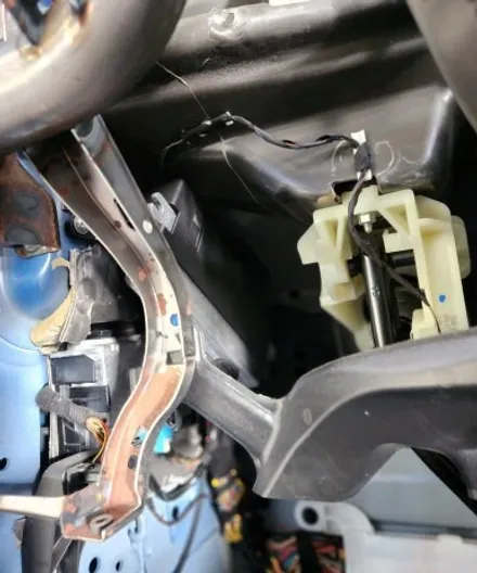 BMW 4시리즈 크레파스 냄새 제거 작업 후기｜F바디 대시보드 방음재 교체 / 부산 강서
