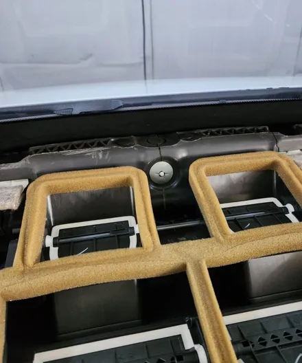 BMW3 시리즈 실내 악취 크레파스 냄새. 잘못된 정보로 피해 보지 마세요!! / 부산 강서