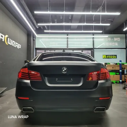 무광블랙 BMW 5시리즈 랩핑으로 확 달라진 차량을 만나보세요! / 김포시 마산동