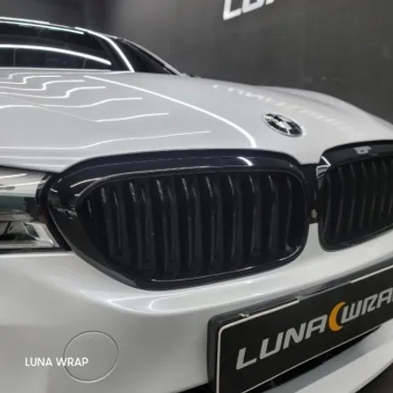 BMW 5시리즈 랩핑 고광택 필름으로 순정 컬러보다 한층 더 고급스럽게. / 김포시 마산동