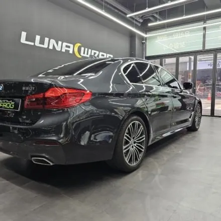 BMW 5시리즈 랩핑 고광택 필름으로 순정 컬러보다 한층 더 고급스럽게. / 김포시 마산동