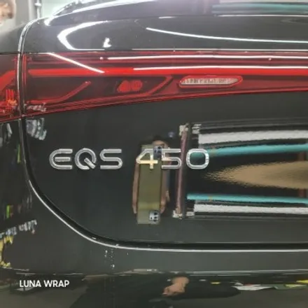 벤츠 EQS450 비닐프로그 브라이트 그레이 전체랩핑 및 전체 크롬딜리트 시공기[김포랩핑] / 김포 김포한강7로