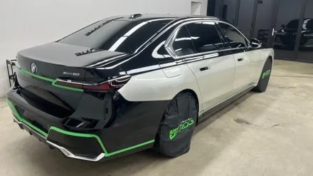 청라랩핑샵 BMW 7세대 i7 듀오톤 및 본넷 PPF 시공 - 럭스 퍼포먼스 / 인천 서구
