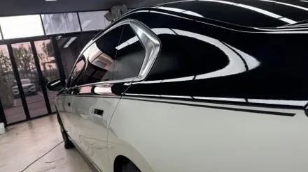 청라랩핑샵 BMW 7세대 i7 듀오톤 및 본넷 PPF 시공 - 럭스 퍼포먼스 / 인천 서구