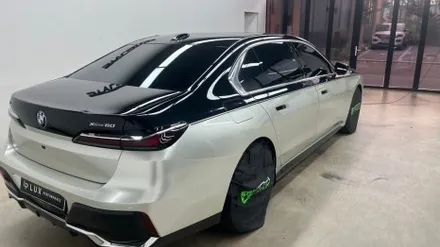 청라랩핑샵 BMW 7세대 i7 듀오톤 및 본넷 PPF 시공 - 럭스 퍼포먼스 / 인천 서구