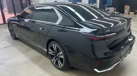 청라랩핑샵 BMW 7세대 i7 듀오톤 및 본넷 PPF 시공 - 럭스 퍼포먼스 / 인천 서구