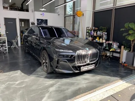 BMW G70 7시리즈 크롬죽이기로 올블랙포스 중랑구랩핑 / 서울 중랑구