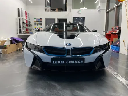BMW i8 로드스터 유광 화이트 전체랩핑 / 서울 중랑구