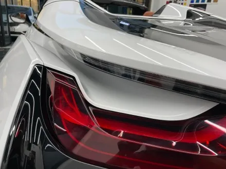 BMW i8 로드스터 유광 화이트 전체랩핑 / 서울 중랑구