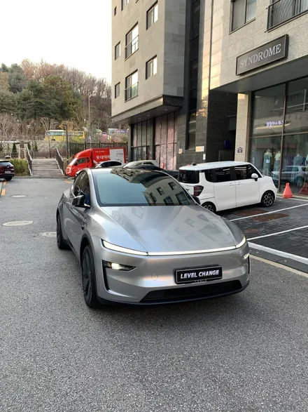 테슬라 모델 Y 주니퍼 GT 실버 전체랩핑 시공기 중랑구랩핑 / 서울 중랑구
