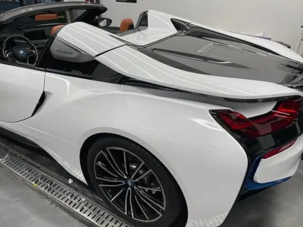 BMW i8 로드스터 유광 화이트 전체랩핑 / 서울 중랑구