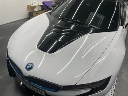 BMW i8 로드스터 유광 화이트 전체랩핑 / 서울 중랑구