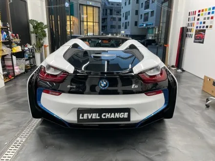 BMW i8 로드스터 유광 화이트 전체랩핑 / 서울 중랑구