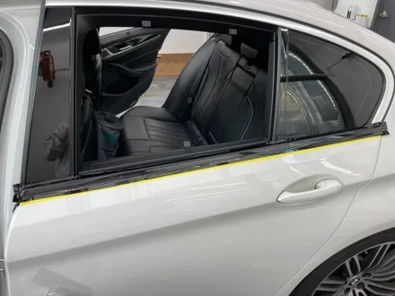 서울 중랑구 / 비닐 프로그 슈퍼글로시 블랙 크롬 죽이기 / BMW / 5시리즈 (G30)
