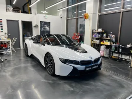 BMW i8 로드스터 유광 화이트 전체랩핑 / 서울 중랑구
