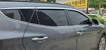 싼타페DM 부스러지는 보라색 썬팅 재시공 넥서스 NEX65 열차단 필름 시공