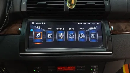 BMW X5 2005년 E53 안드로이드올인원 해외직구 제품 및 AHD후방카메라 설치 기존 DSP앰프 살려서 장착 + 라디오배선 연장 ~, 시공 by 용인 블루존