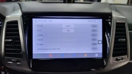 렉스턴 스포츠 칸 10인치 안드로이드올인원 설치 매립형 내비게이션 9인치 탈거후 장착