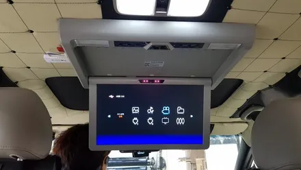 기아 올뉴카니발 XM1780 X7 17인치 안드로이드 천장모니터 LED실내등 조수석 12.3인치 모니터 설치/기존 XM-15.6인치 탈거후 장착, 시공 by 용인블루존