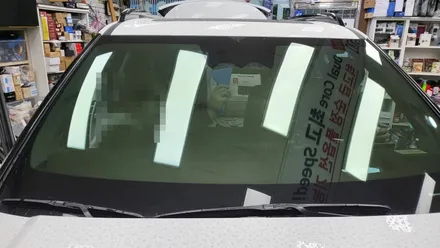 쏘렌토 MQ4 스미스필름 파인뷰 블랙박스 설치, 싼타페 MX5 솔라가드 새턴 반반사 열차단 썬팅 시공하였습니다.