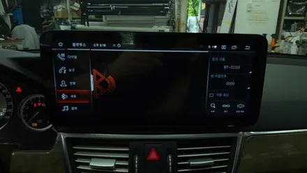 벤츠 E클래스 W212 안드로이드올인원 카플레이 안드로이드오토 설치 W213 블랙박스 보조배터리 전장작업